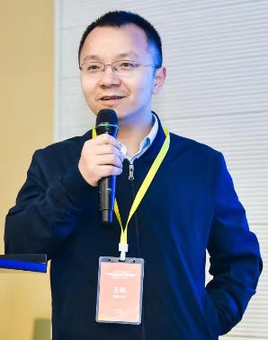 中国玩球官方网创新论坛第一千三百九十讲：Floquet engineering symmetry-breaking and topological states under light irradiation