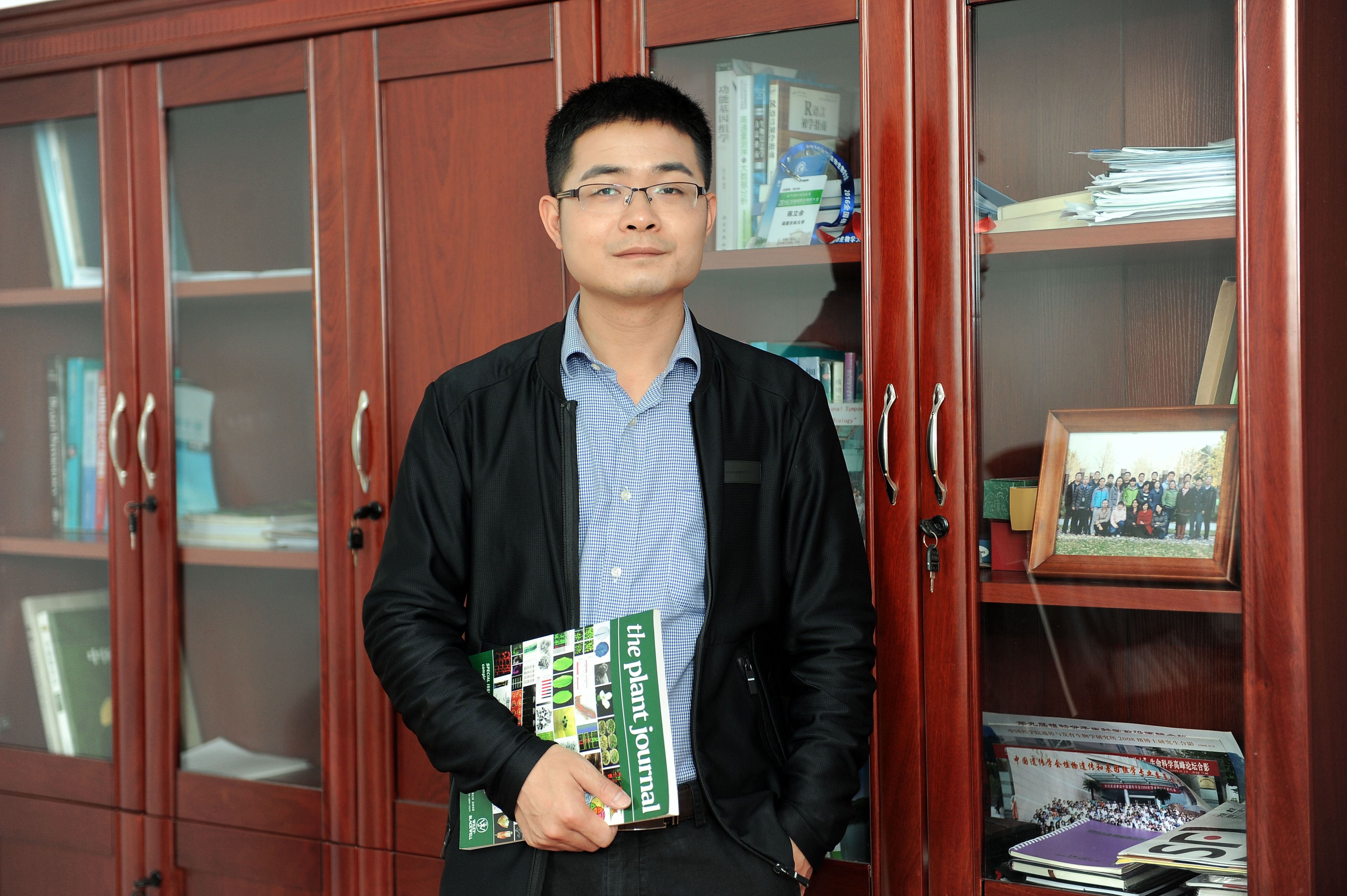中国玩球官方网创新论坛第一千四百二十七讲：探索植物生殖与驯化的秘密—从模式植物到水果作物