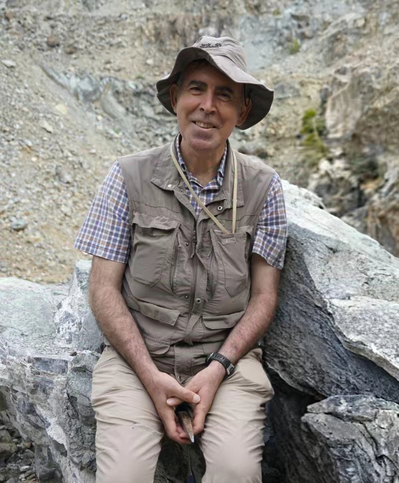 中国玩球官方网创新论坛第一千八百四十二讲：Records of processes for subduction initiation, slab roll-back and ophiolite genesis in Turkey: Field, geochemical and  geochronological constraints